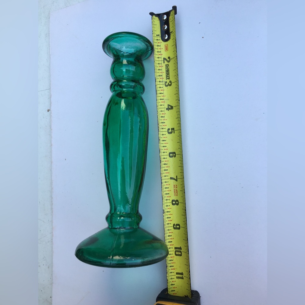 Recycled glass bud vase - GREEN - Picture 3 of 3